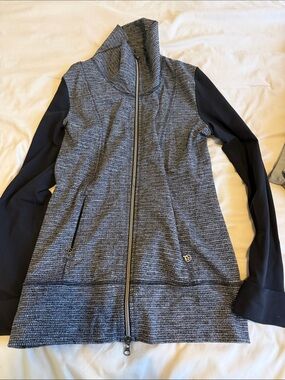 Lululemon Women's Black & Gray Zip-Front Jacket